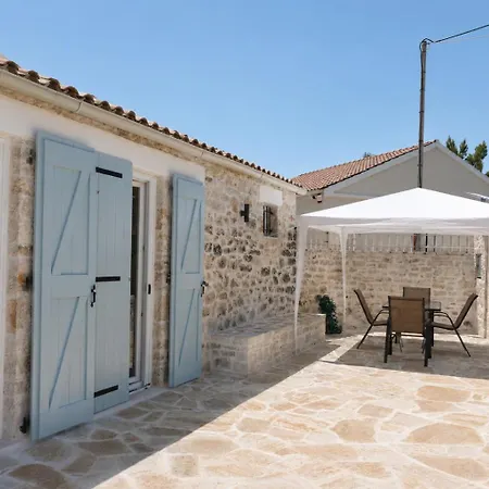 Ferienhaus Lithos Luxury *