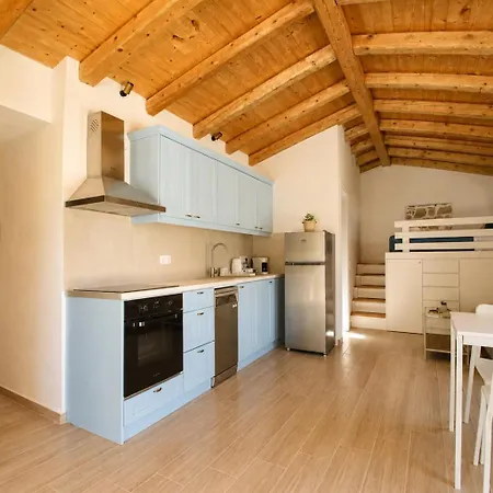 Lithos Luxury *