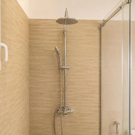 בית נופש Lithos Luxury Porta