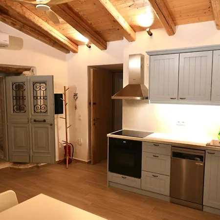 Lithos Luxury Porta